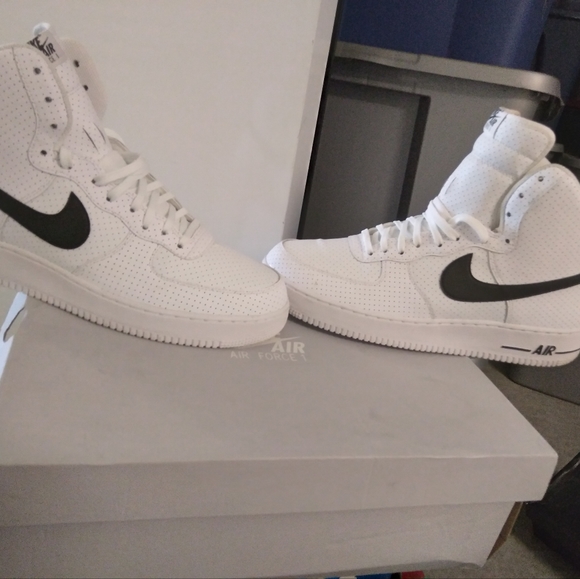 Air Force 1 High 07 - Picture 4 of 5